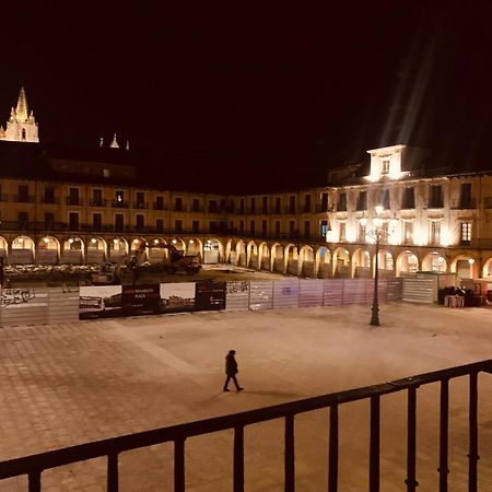 Arquitecto De La Vida- Plaza Mayor León Esterno foto
