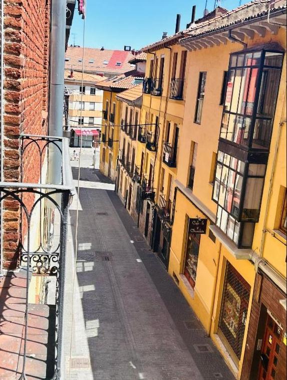 Arquitecto De La Vida- Plaza Mayor León Esterno foto